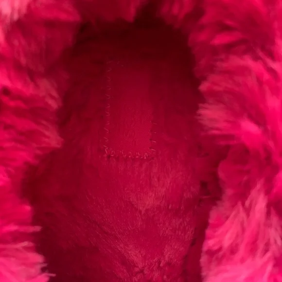 CROCS Pink Fuzzy Mules for Cozy Comfort - Picture 9 of 9